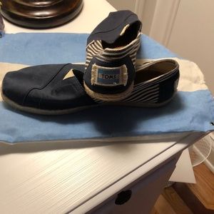 Toms  shoes